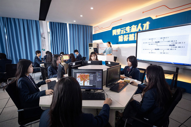 初中生学什么技术好？互联网行业深受喜爱