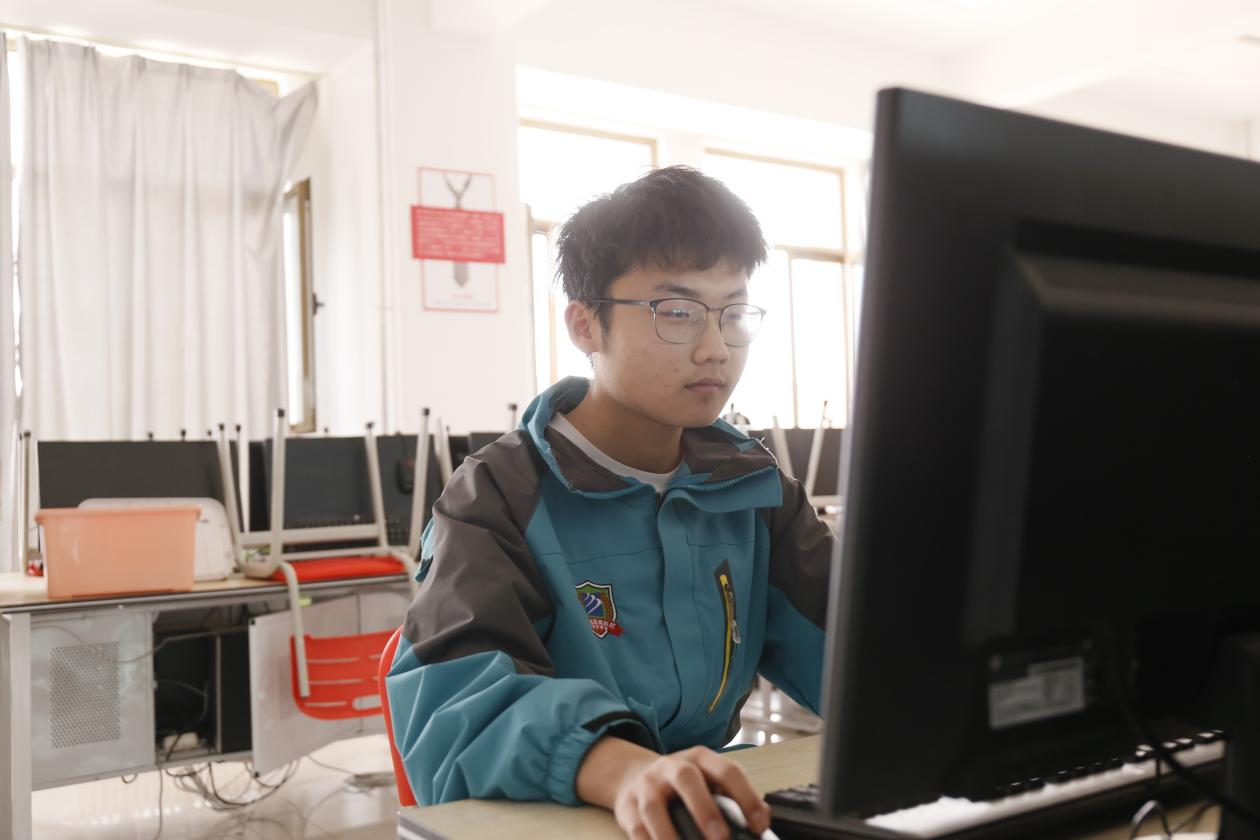 用技术改变家乡，现在就开始努力