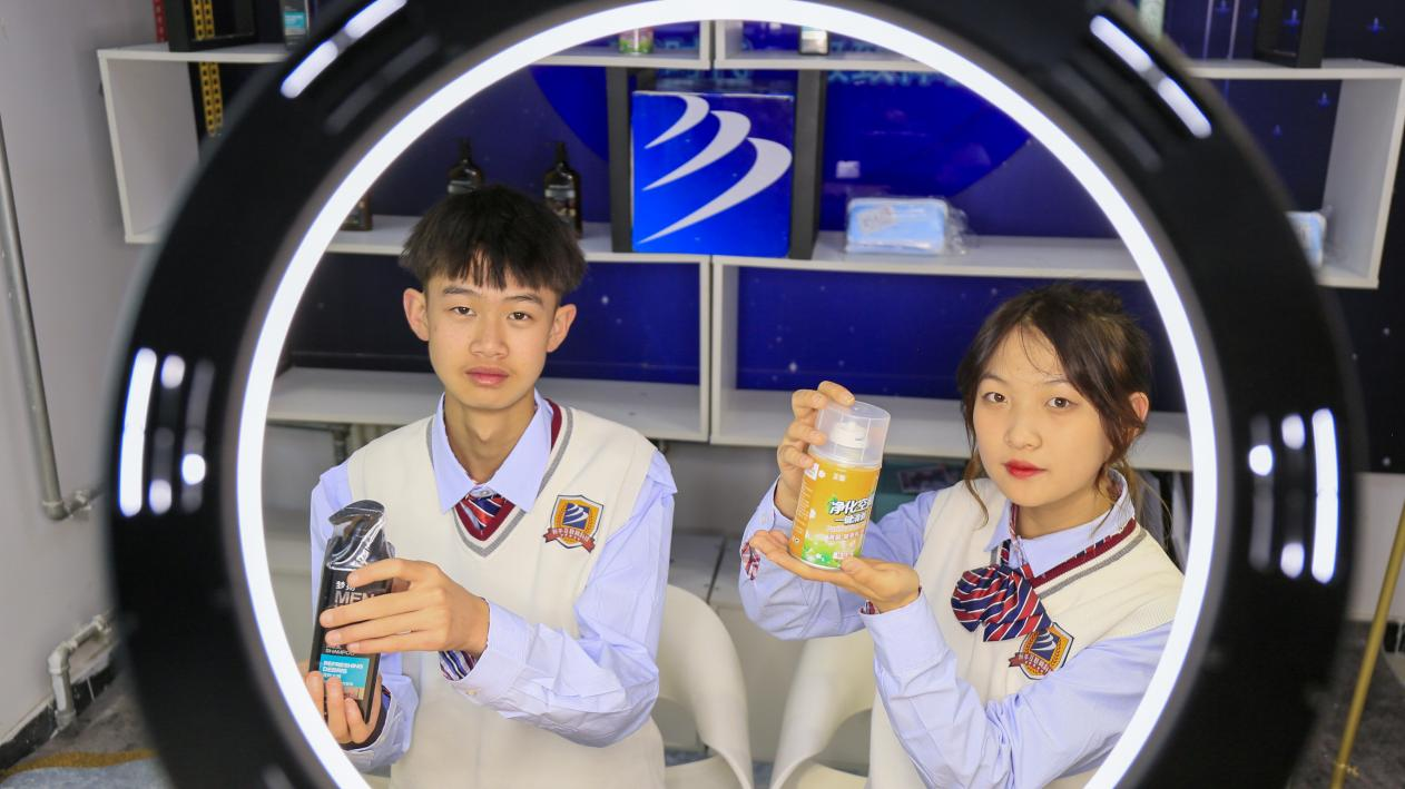 兰州新华互联网中职学校:培育“互联网+”技能人才