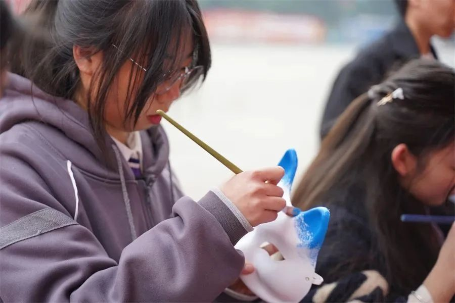 新华电脑教育春季开学热 | 非遗进校园，国潮范十足！