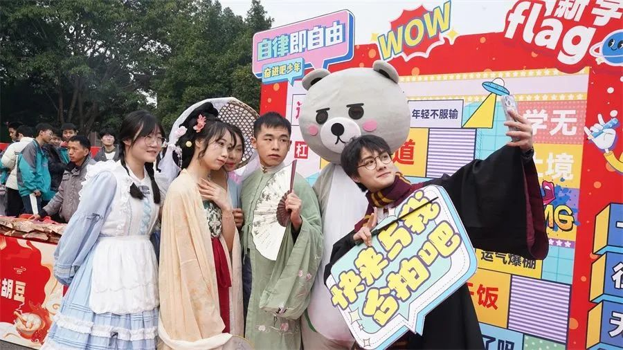 新华电脑教育春季开学热 | 非遗进校园，国潮范十足！