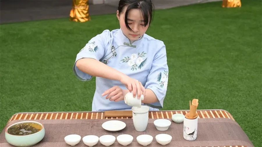 新华电脑教育春季开学热 | 非遗进校园，国潮范十足！