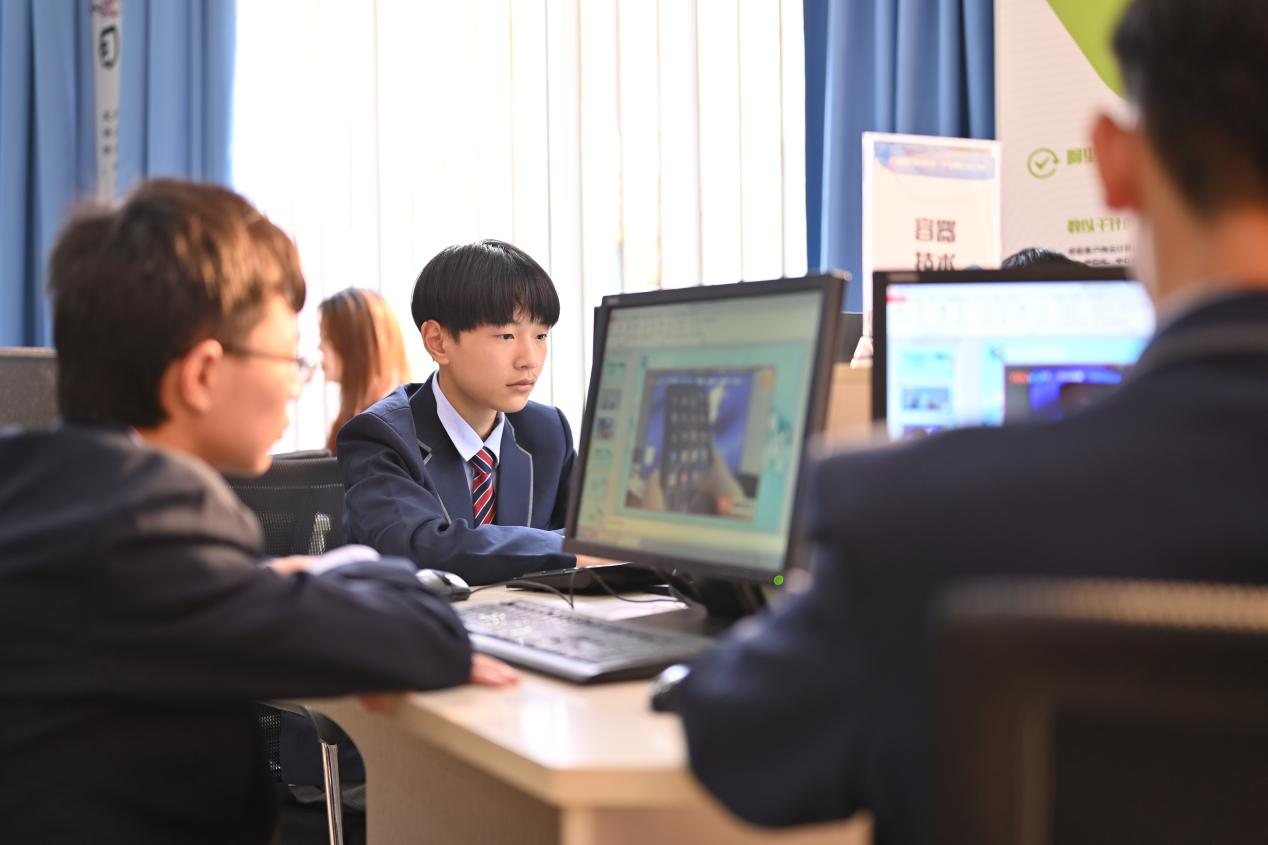 15岁初中男生适合学什么技术?