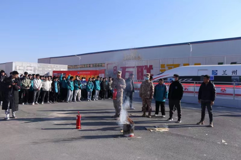 消防演练于“心”，防范未燃于“行 兰州新华互联网学校消防演练活动